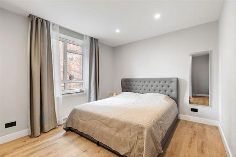 3 bedroom flat to rent, Townshend Estate, London NW8