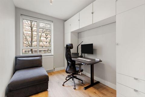3 bedroom flat to rent, Townshend Estate, London NW8