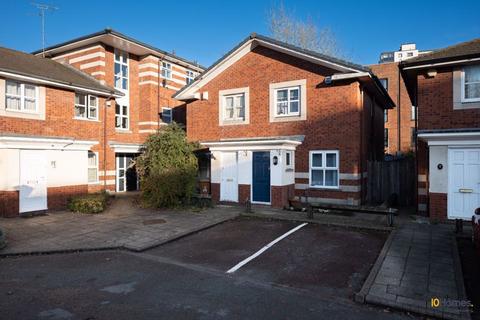 Linen Court, Salford