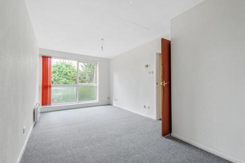 undefined, Sunbury-on-Thames, Slough, TW16