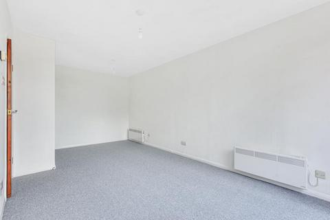 undefined, Sunbury-on-Thames, Slough, TW16