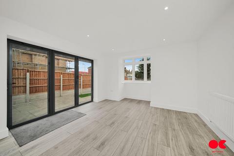 undefined, Plumpton Avenue, Hornchurch RM12