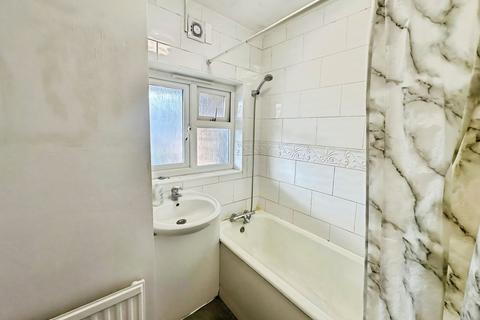 2 bedroom apartment to rent, Mallard Way, Mallard Court Mallard Way, NW9