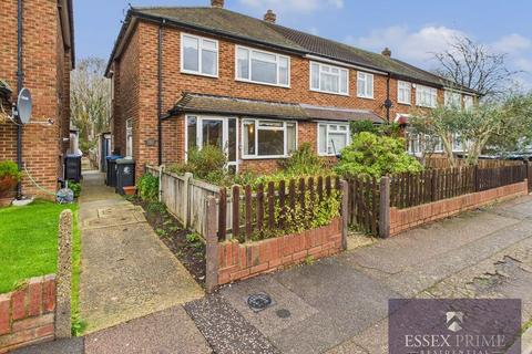undefined, Three Bedroom End of Terrace house Greensted rd,Loughton