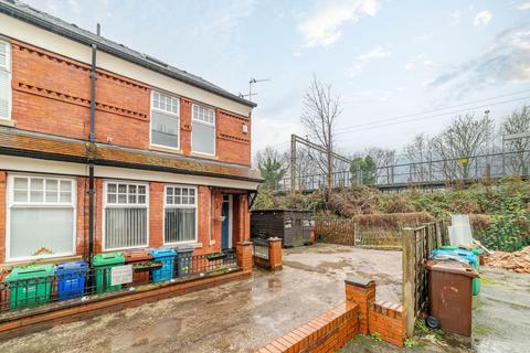 3 bedroom flat for sale - Carrill Grove, Manchester M19