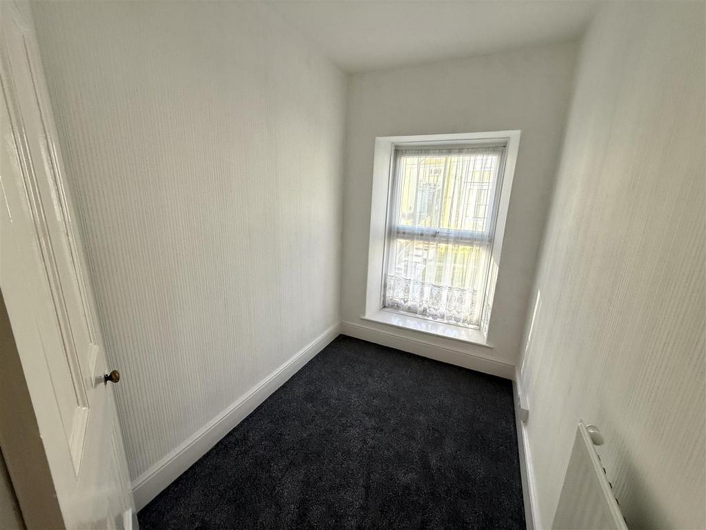 Bedroom / Study