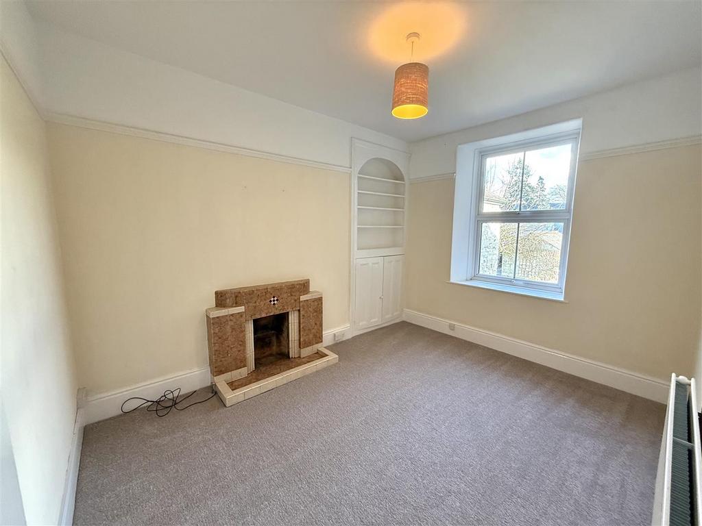 Sitting Room / Dining Room