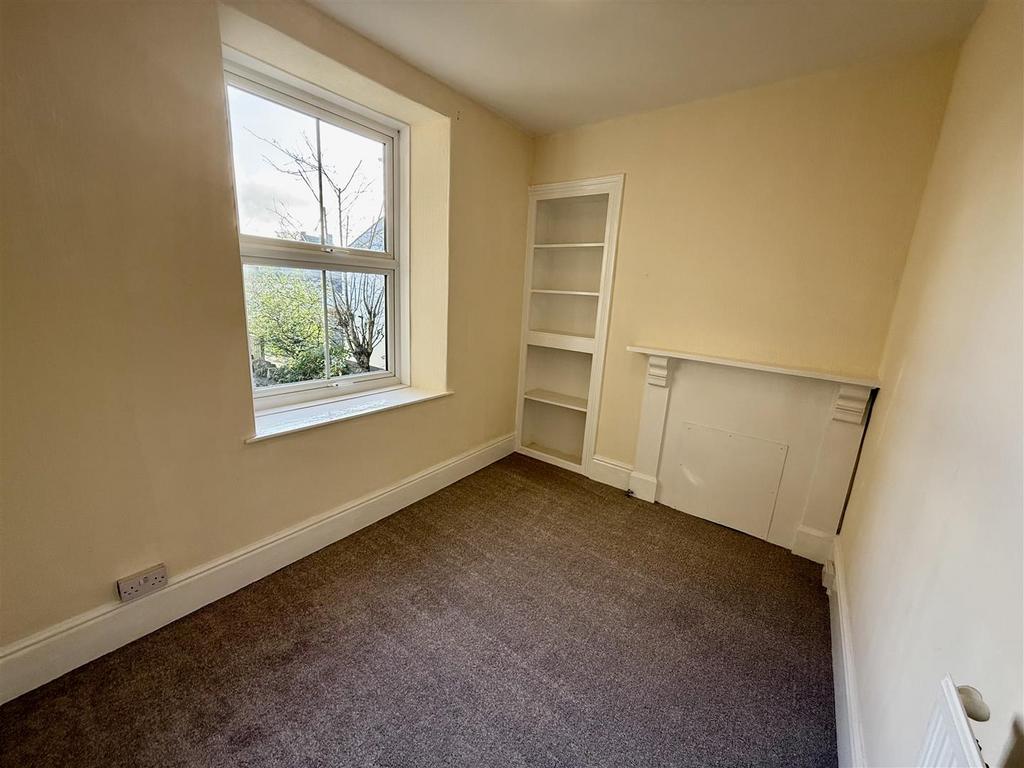 Further Living Room / Office
