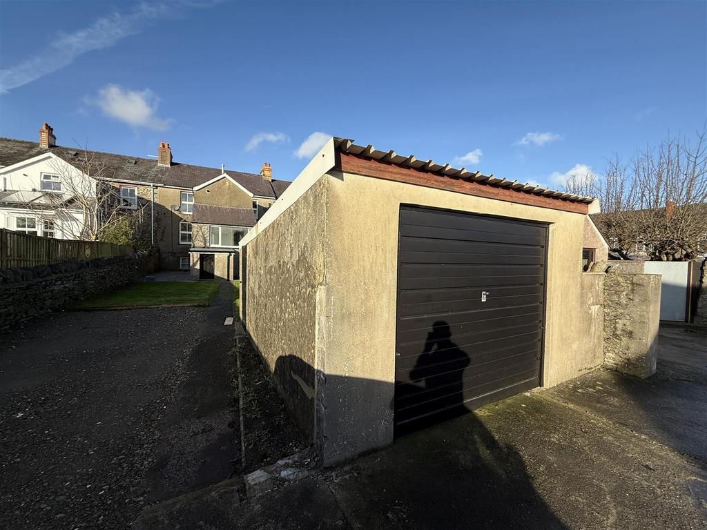 Single Garage