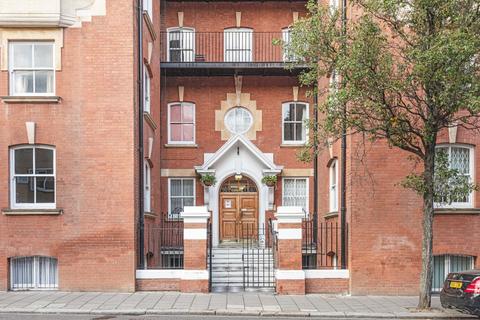 2 bedroom flat to rent, Moscow Road, London, W2