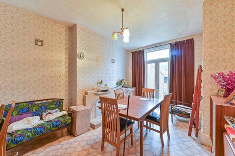 4 bedroom semi-detached house for sale, Craignish Avenue, Norbury, London, SW16
