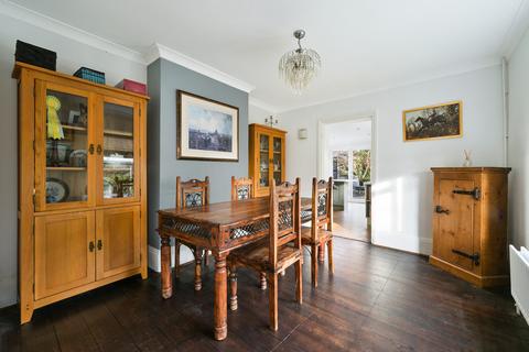 4 bedroom semi-detached house to rent, Allingham Road, Reigate RH2