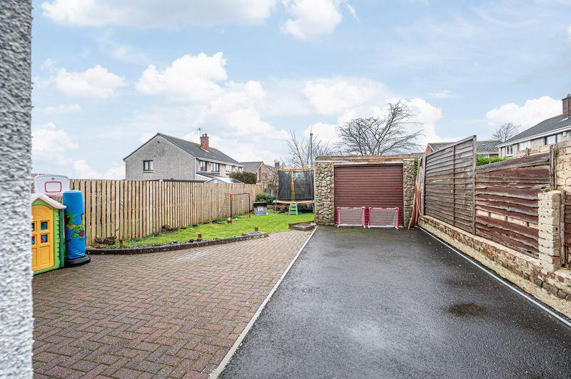Garage/Driveway