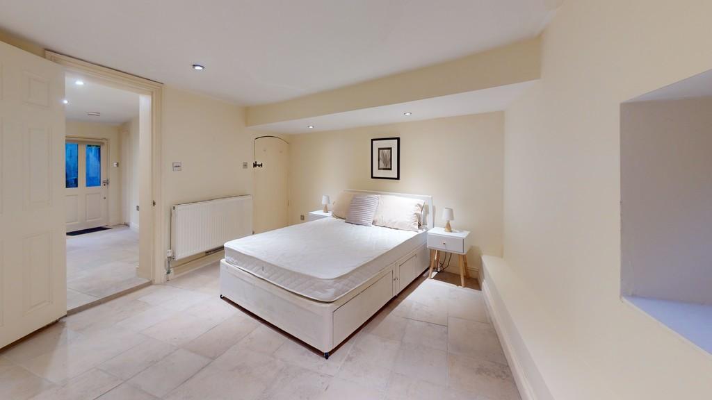Bedroom 1 - Angle 3