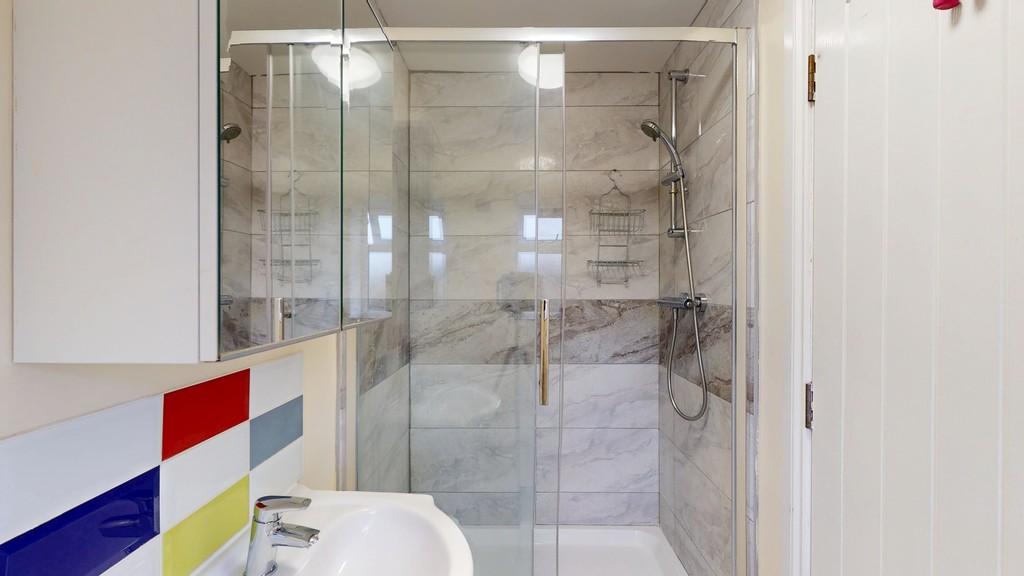 En-Suite - Angle 1