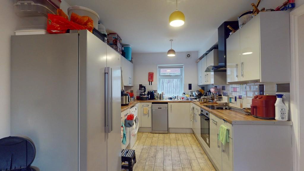 Communal Kitchen - Angle 5