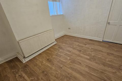 2 bedroom terraced house to rent, Gosling Gate Road, Goldthorpe