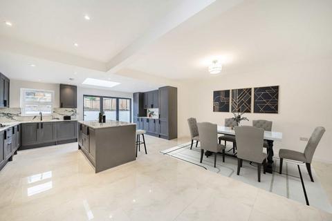 4 bedroom house for sale, Baldry Gardens, London SW16