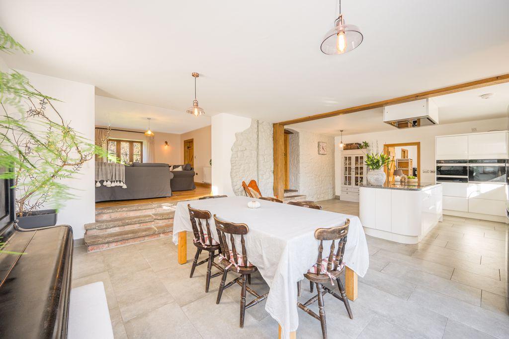Kitchen / Dining /