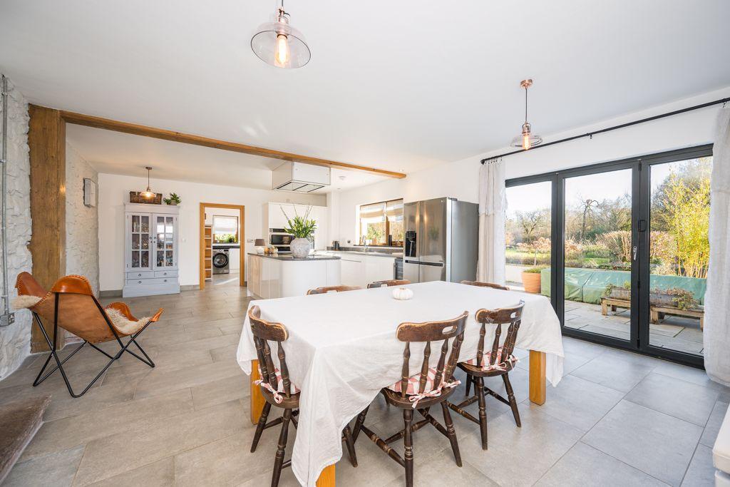 Kitchen / Dining /