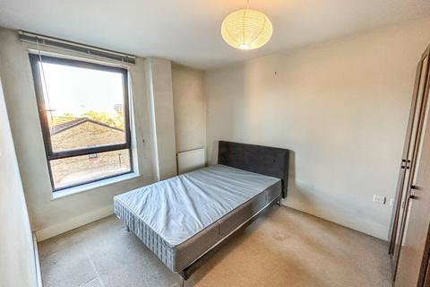 2 bedroom flat to rent, Glenville Grove, London