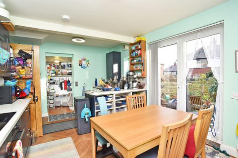 3 bedroom semi-detached house for sale, Harlow Park Crescent, Harrogate