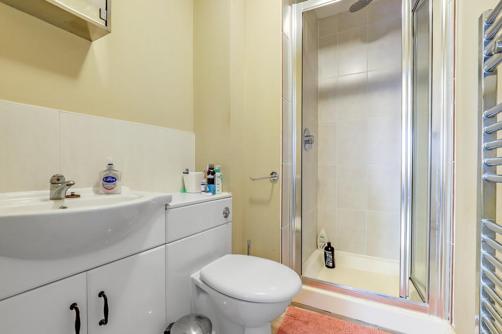 15-c2d8 JHMCK - Flat 4, 53 Crown Lane - 13