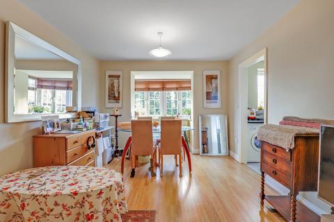 2 bedroom apartment for sale, Crown Lane, Streatham