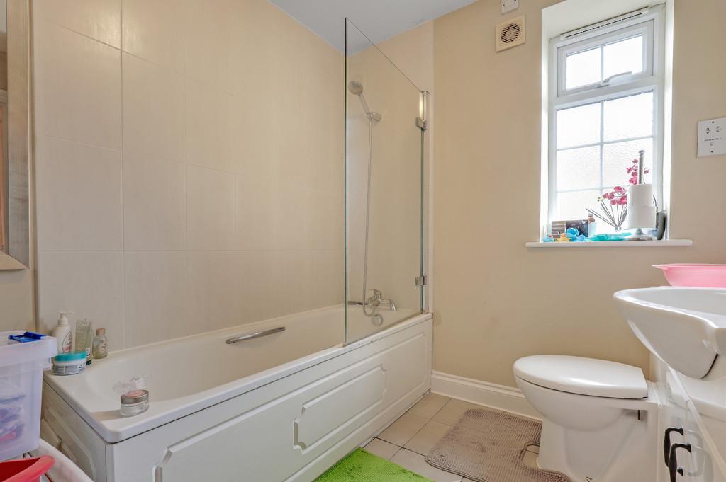 01-85ea JHMCK - Flat 4, 53 Crown Lane - 16