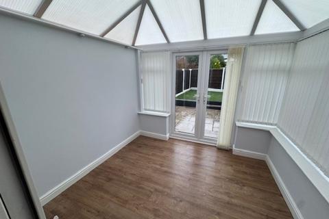3 bedroom semi-detached house to rent, Frobisher Grove, Maltby, S66 8QU