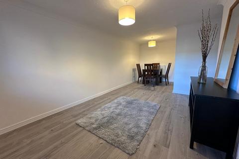 2 bedroom flat to rent, 1 Millennium Drive, London, E14