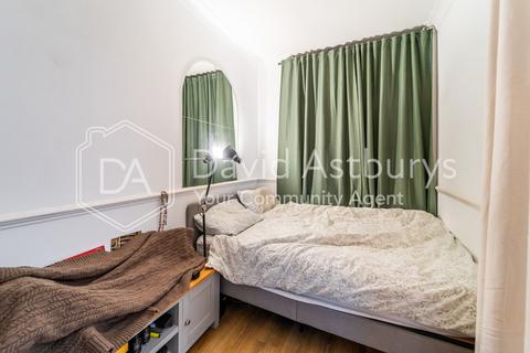 undefined, Topsfield Parade, Crouch End, London