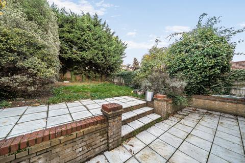 4 bedroom semi-detached house for sale, Kingsmere Park, London NW9