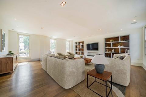 3 bedroom flat to rent, Westbourne Grove, London W11
