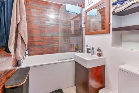 1 bedroom flat to rent, Riverside Close, Hackney, London, E5