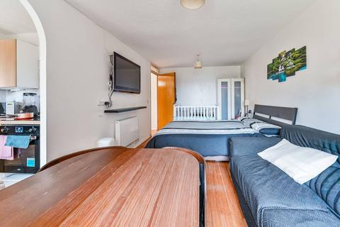 1 bedroom flat to rent, Riverside Close, Hackney, London, E5