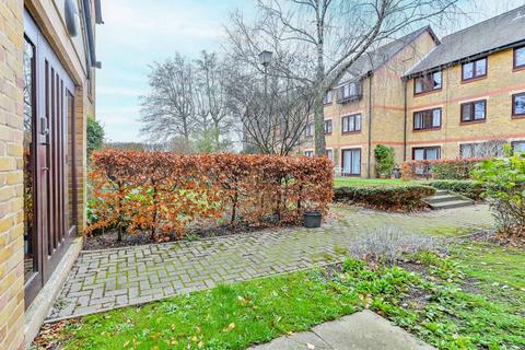 1 bedroom flat to rent, Riverside Close, Hackney, London, E5