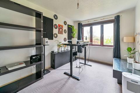 1 bedroom flat to rent, Riverside Close, Hackney, London, E5