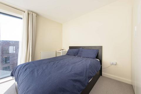2 bedroom flat to rent, Mornington Close, Colindale, London, NW9