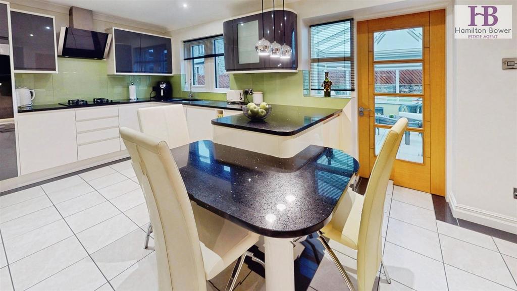 Dining kitchen