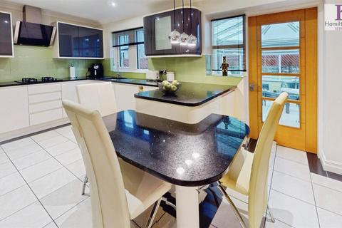 4 bedroom detached house for sale, Yarborough Croft, Northowram, Halifax