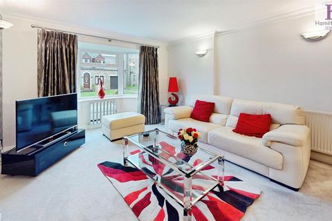 4 bedroom detached house for sale, Yarborough Croft, Northowram, Halifax