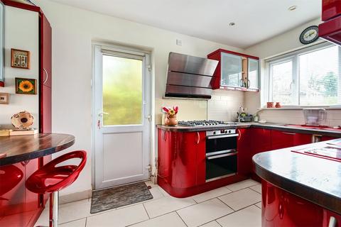 2 bedroom bungalow for sale, Prospect Road, Hampshire GU14