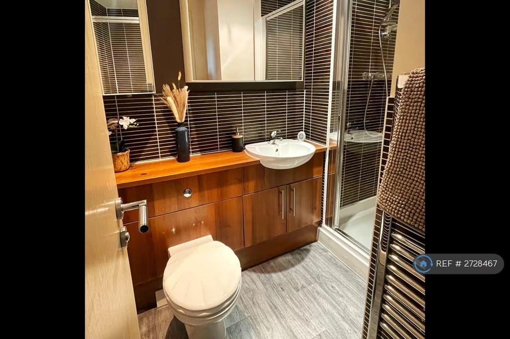 Bedroom 1 En-Suite