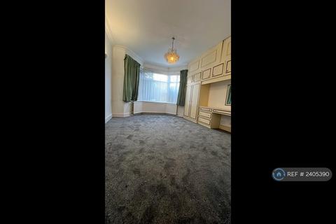 2 bedroom flat to rent, Golders Green Road, London, NW11