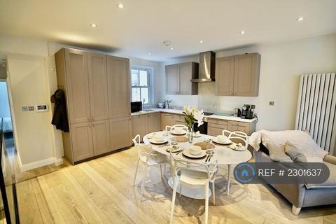 3 bedroom maisonette to rent, Friston Street, London, SW6