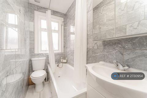 1 bedroom in a house share to rent, Tintern Road, Wood Green, London, N22