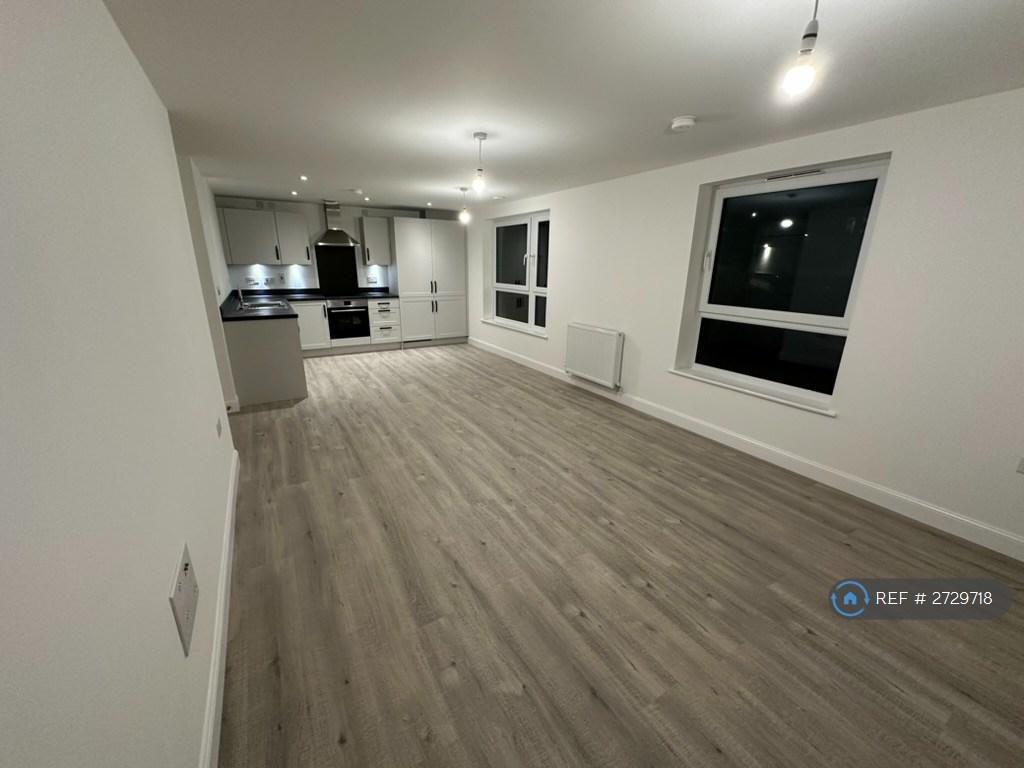 Lounge Kitchen / Dining Area