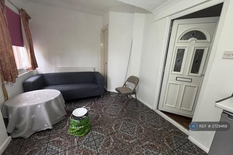 2 bedroom flat to rent, Wolves Lane, London, N13