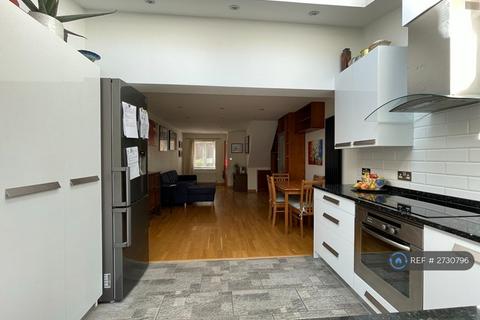 undefined, Howland Way, London, SE16